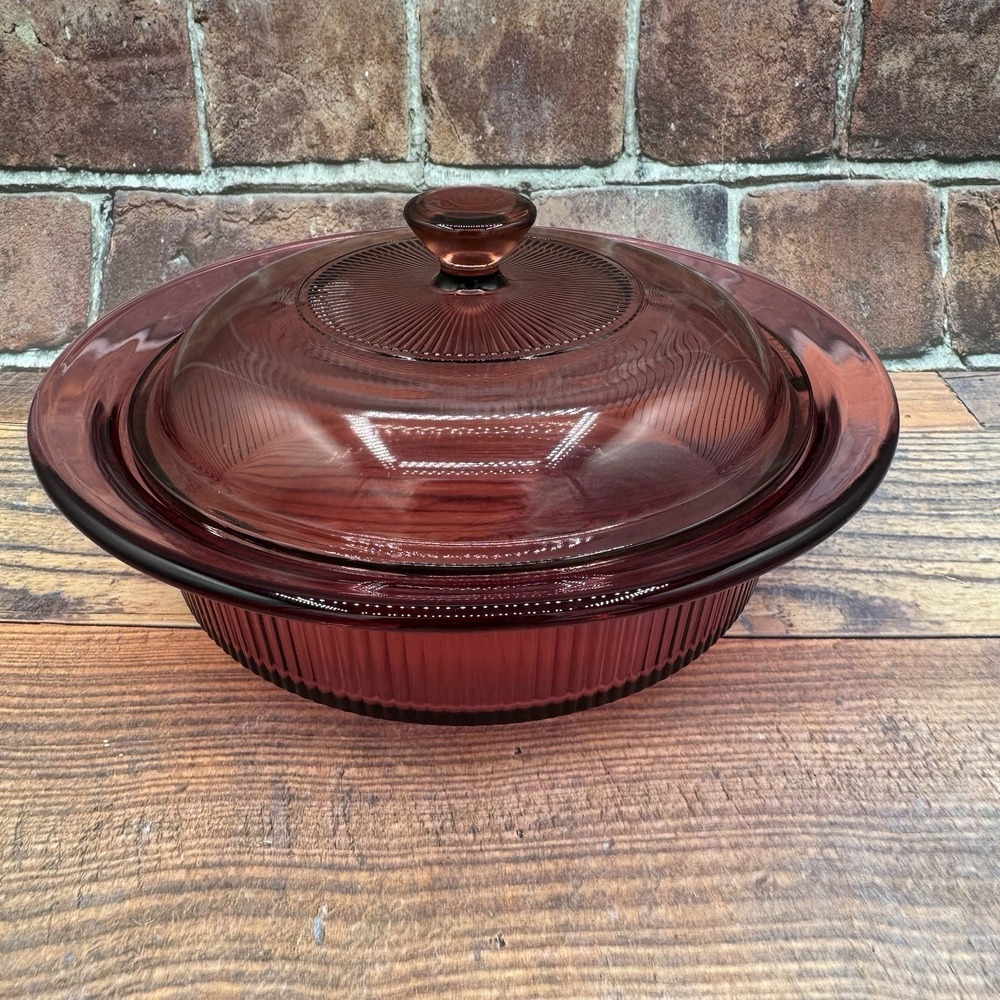 Corning Visions Cranberry Ribbed 1 Quart Casserole w/Pyrex Lid V-31-B Vintage